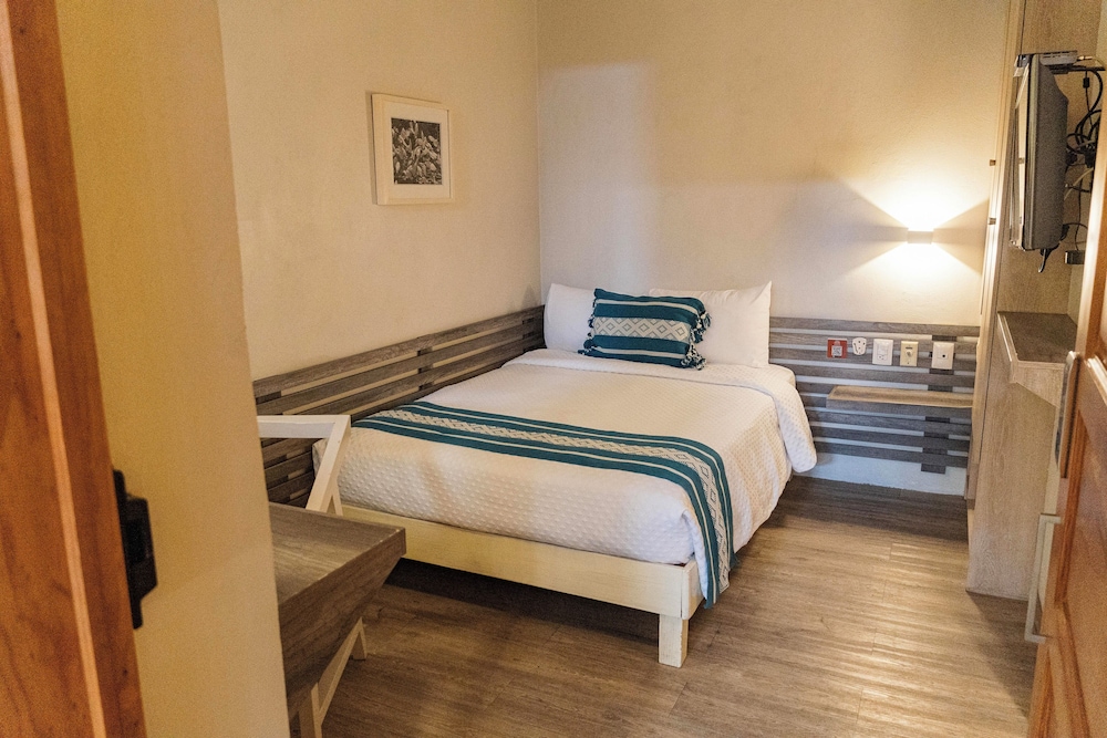 Basic, Double Bed