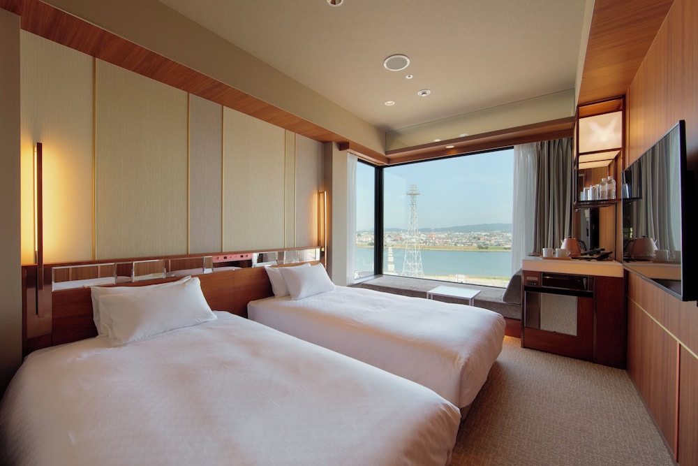 ROOM, TWIN BEDS, SOFA, CORNER