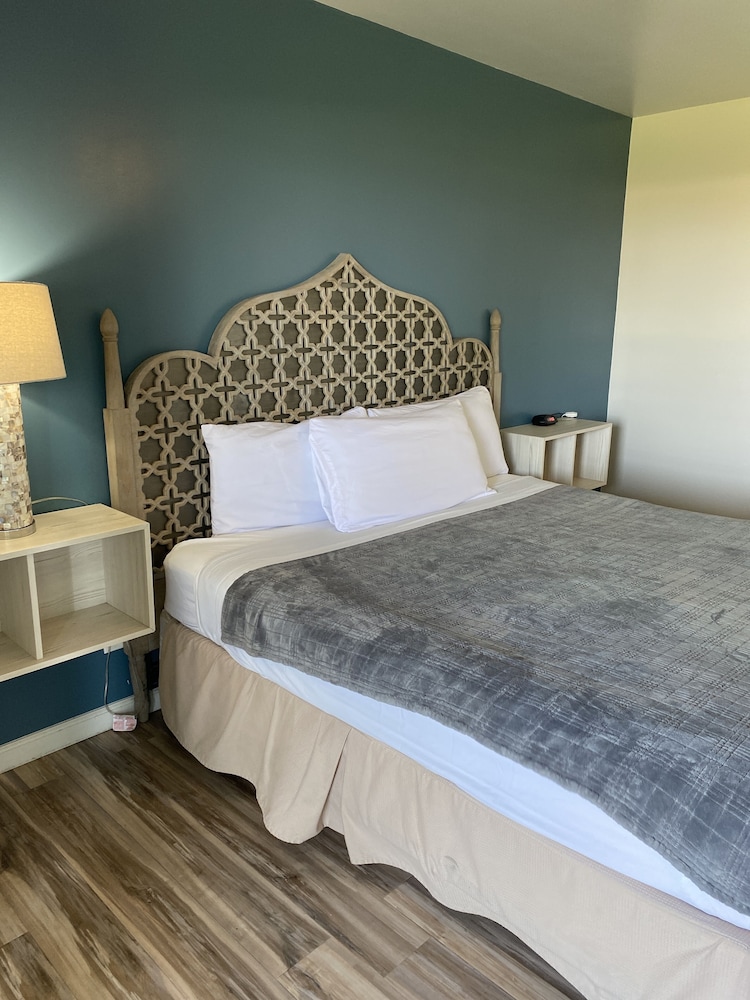 Ocean Villa Inn 26/66