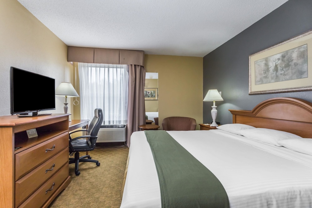 Days Inn by Wyndham Selma 3/18