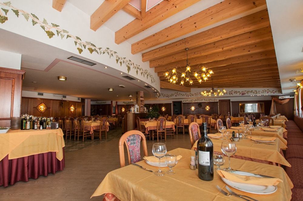 Hotel Val Di Sole 32/45