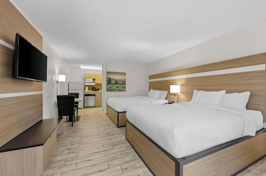 ROOM, 2 DOUBLE BEDS