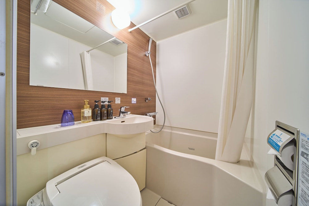 VIA INN SHIN-OSAKA WEST 42/42