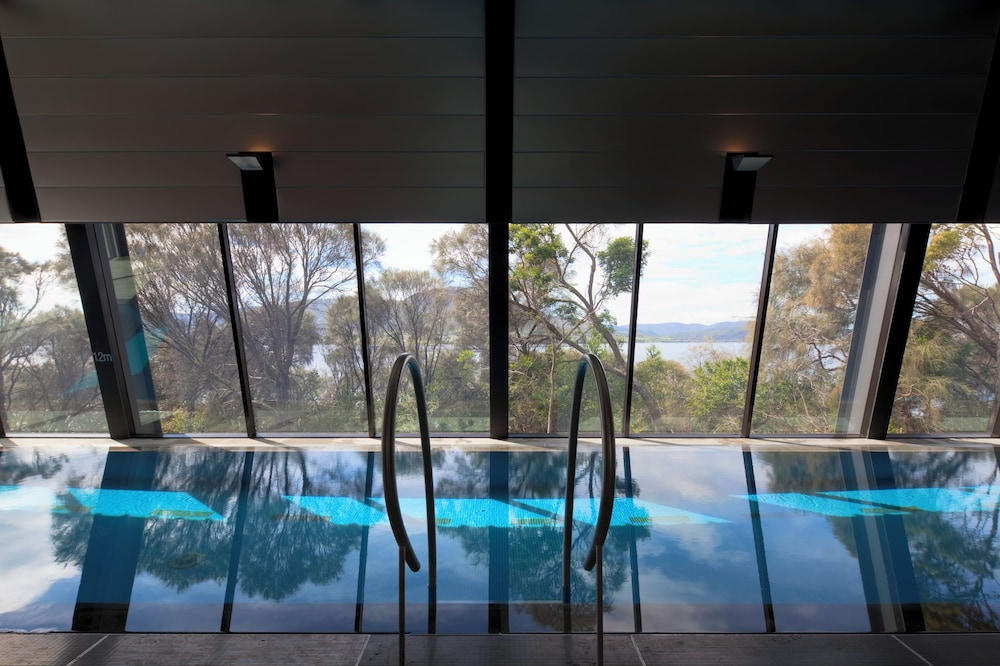 Mona Pavilions 24/50
