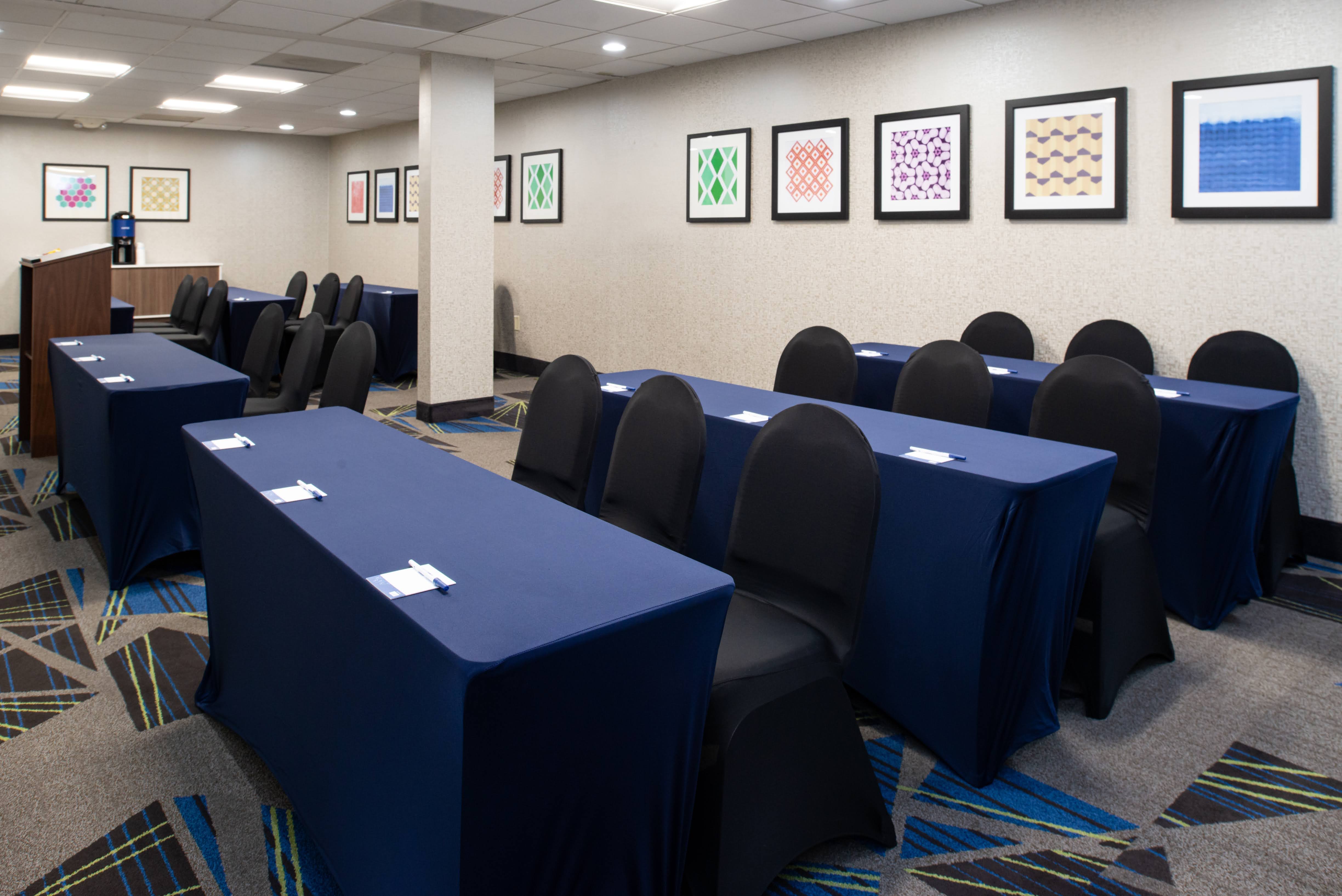 Holiday Inn Express Hotel And Suites Los Angeles Downtown West 51/55
