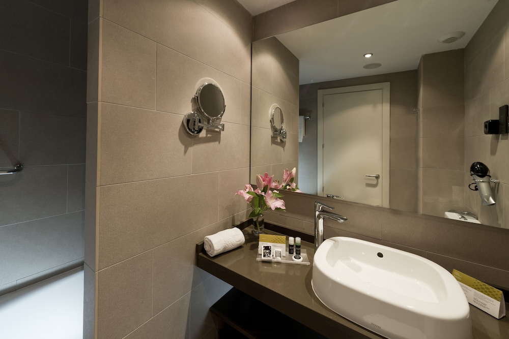Exe Moncloa Hotel 23/70