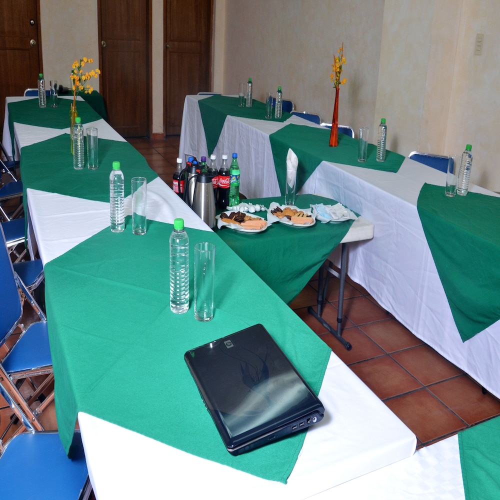 Hotel Las Fuentes 53/64
