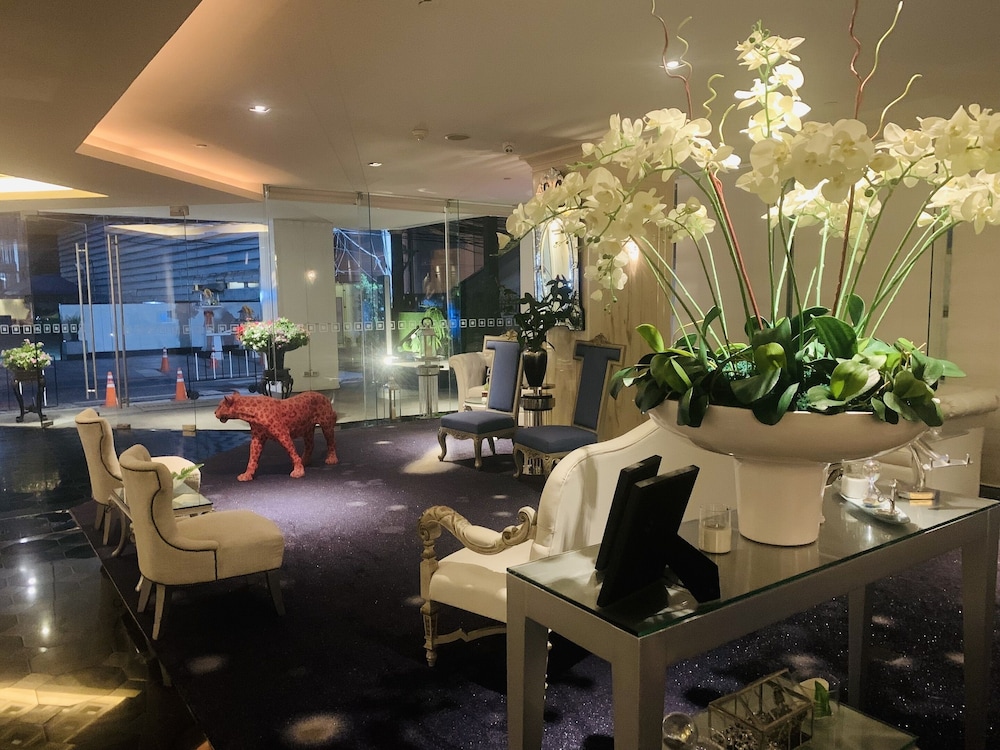 Night Hotel Bangkok (formerly Dream Hotel Bangkok) 64/81