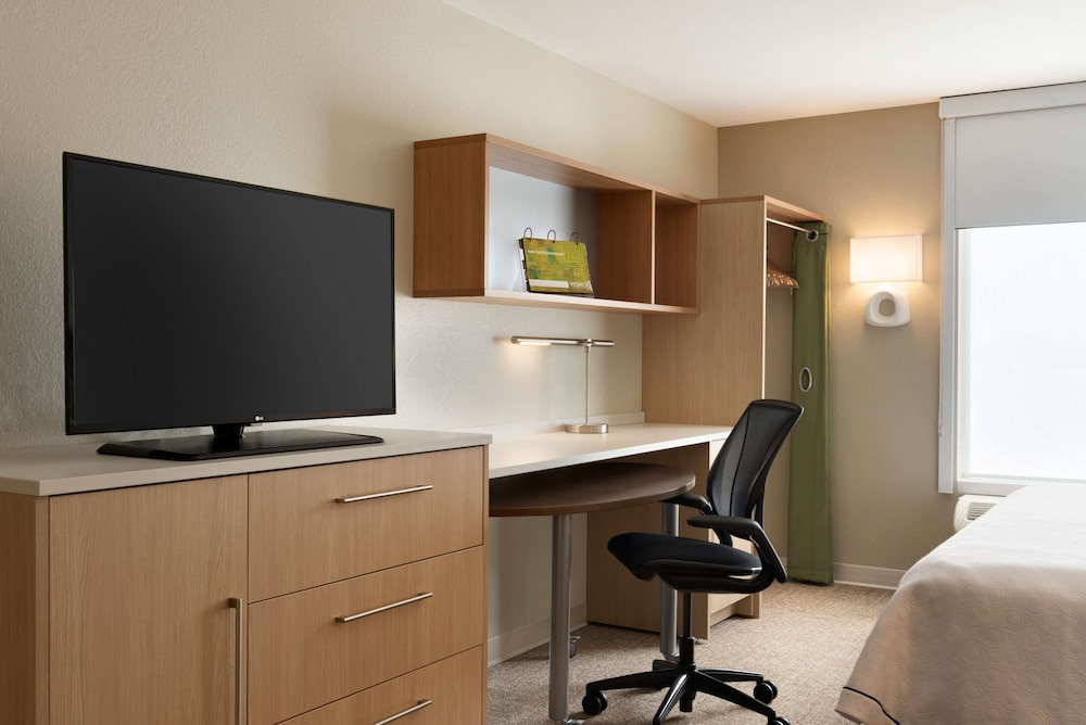 Home2 Suites By Hilton Milwaukee Brookfield 43/47