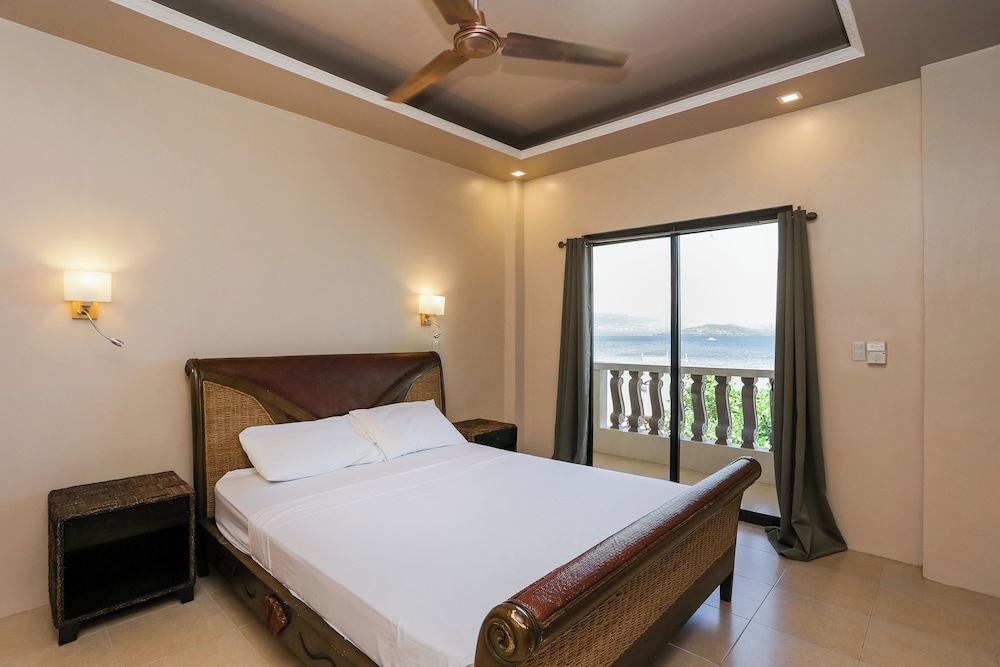 DELUXE, DOUBLE BED, SEA VIEW