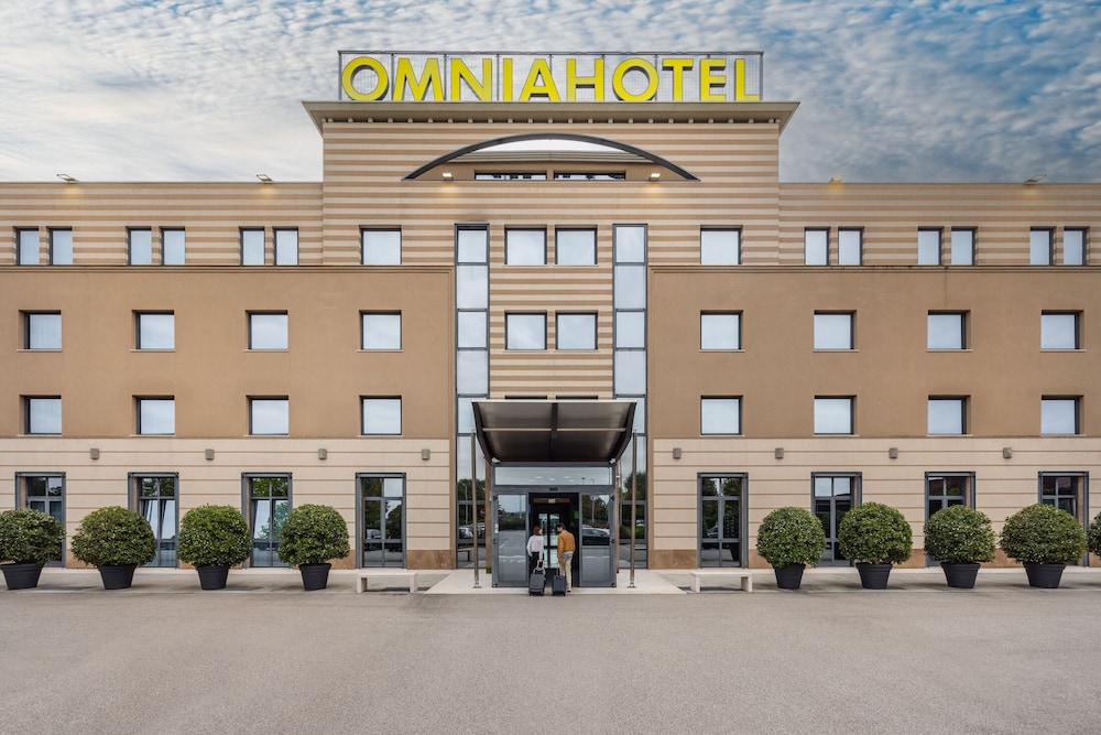 Hotel Omnia 2/50