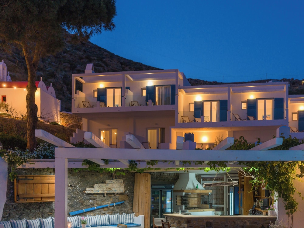 Rhenia Hotel and Bungalows in MYKONOS