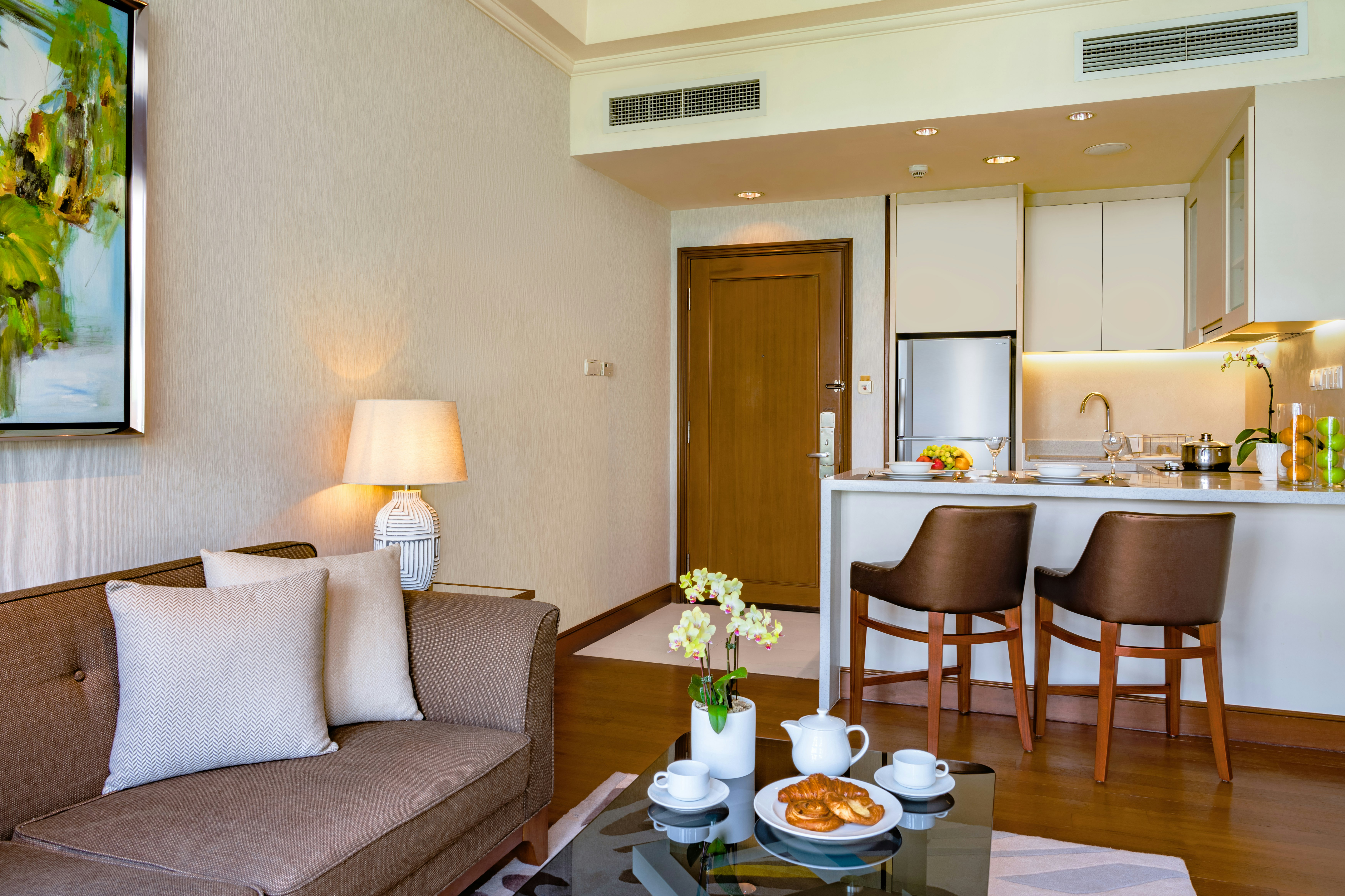 TREETOPS EXECUTIVE RESIDENCES 47/71