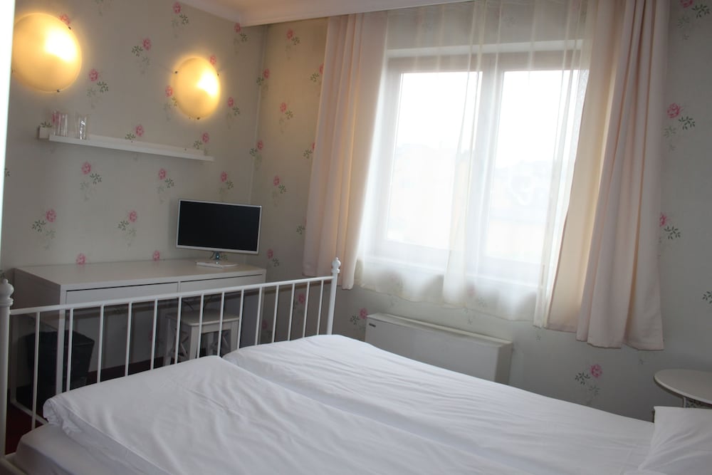 AMAR Design Hotel 33/56