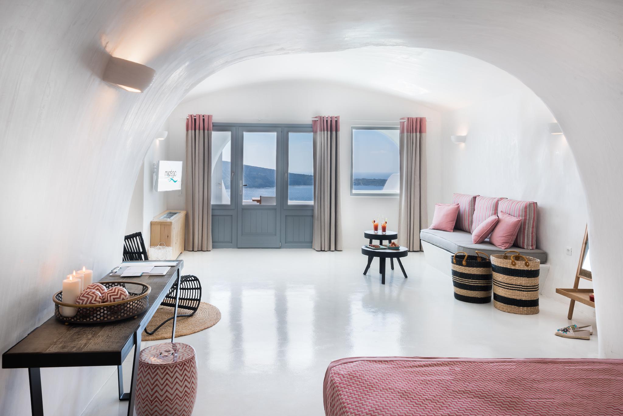 Senior, Suite, Outdoor Jetted Tub
