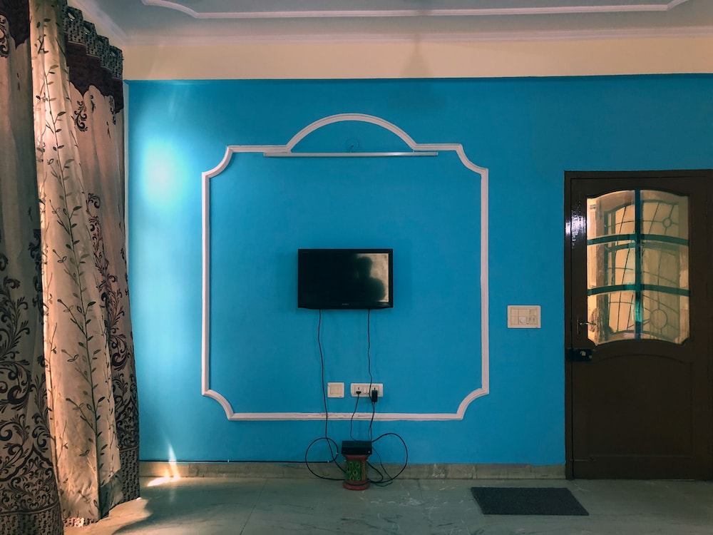 Utsav Bed & Breakfast 12/23