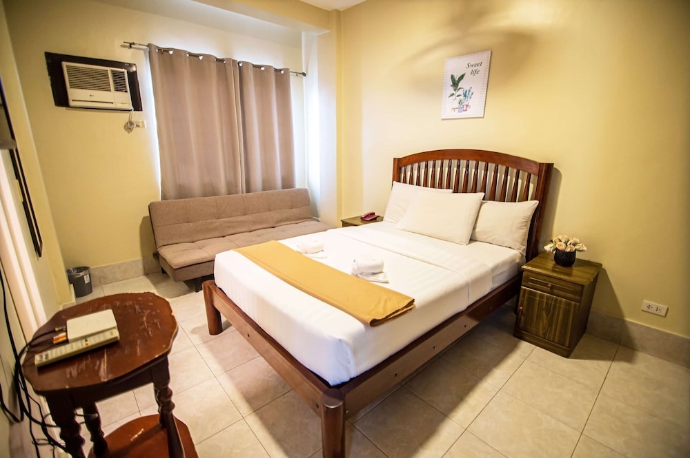 Kiwi Hotel 15/50