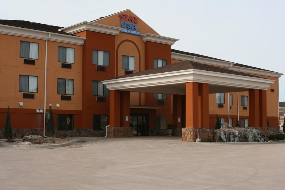 Usa Stay Hotel and Suites 3/48
