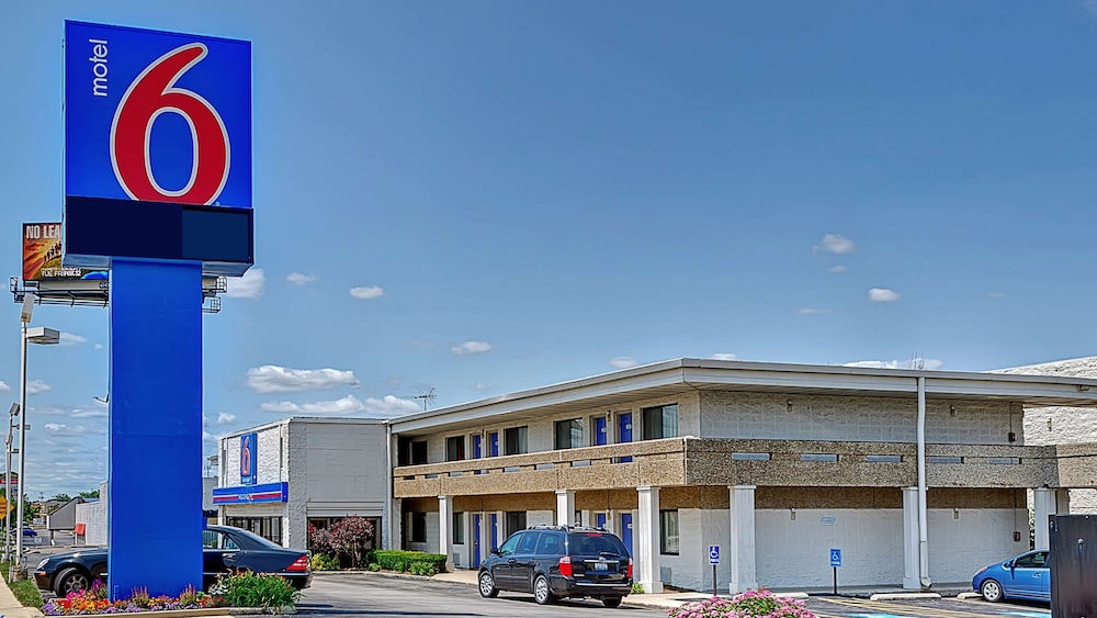 Motel6 Villa Park, IL - Chicago West in Villa Park - IL