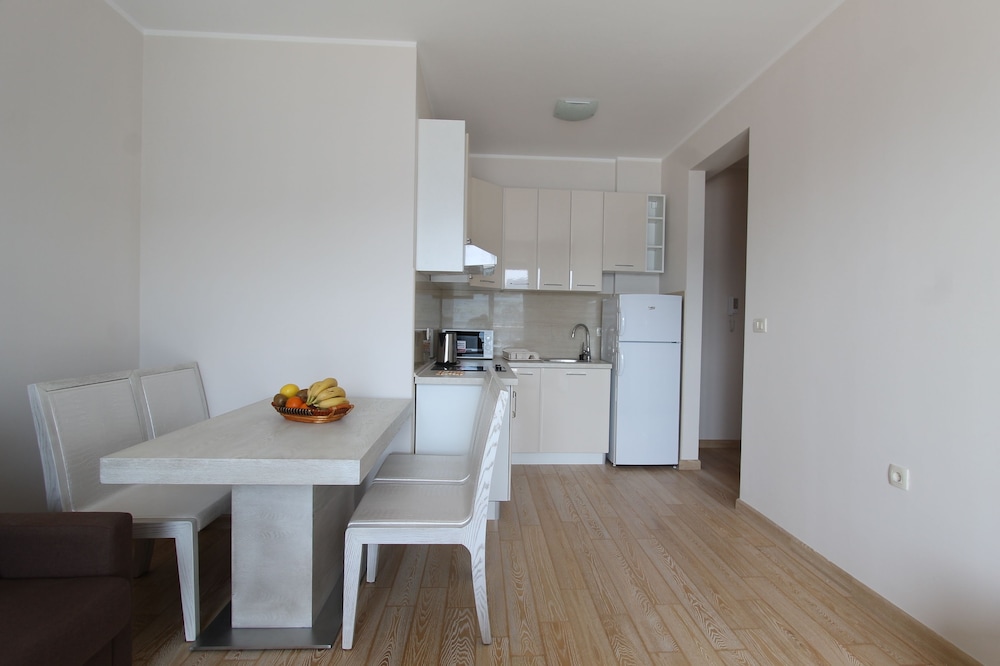 Apartments Aqua 48/66