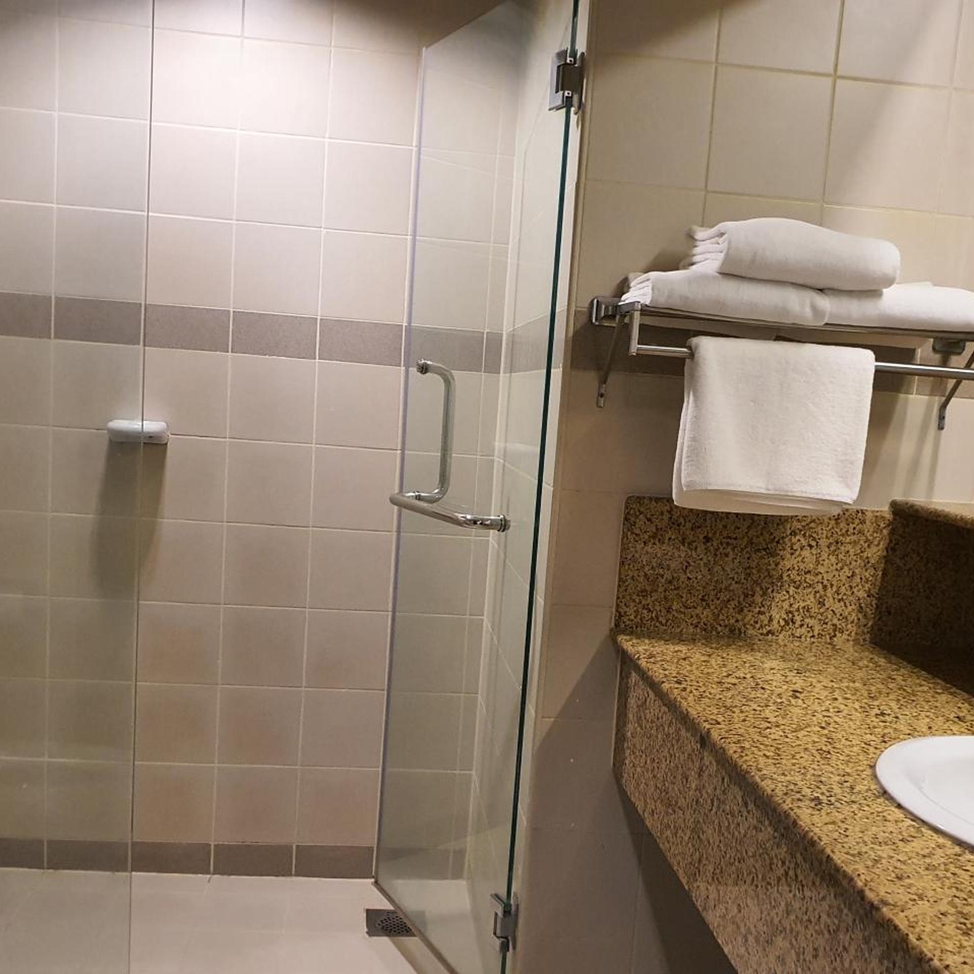 Crown Regency Serviced Suites 33/39