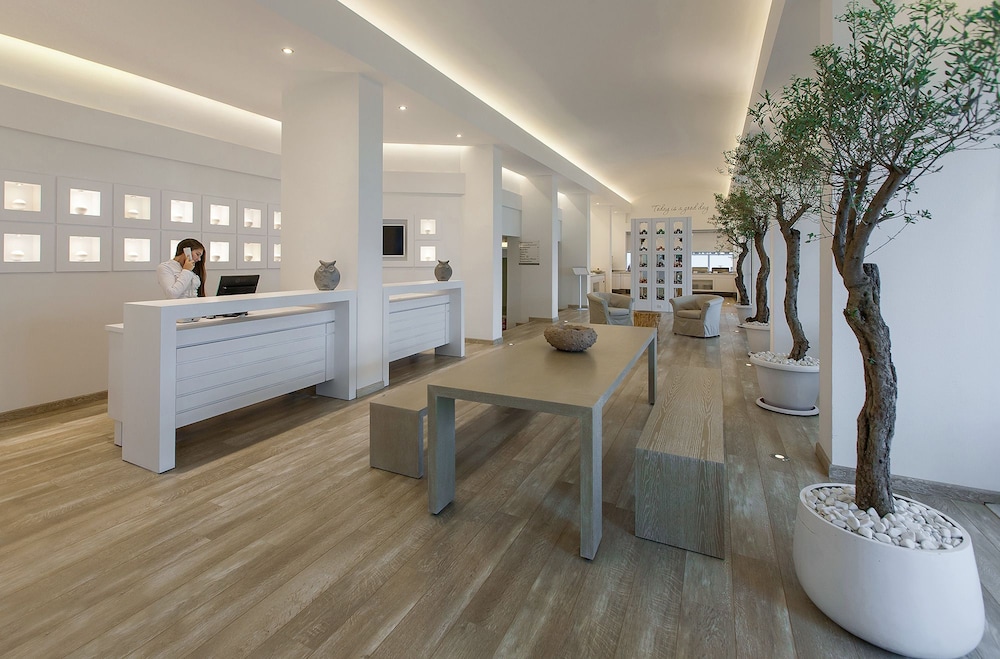 The Beachfront Hotel - Adults Only +16 22/49