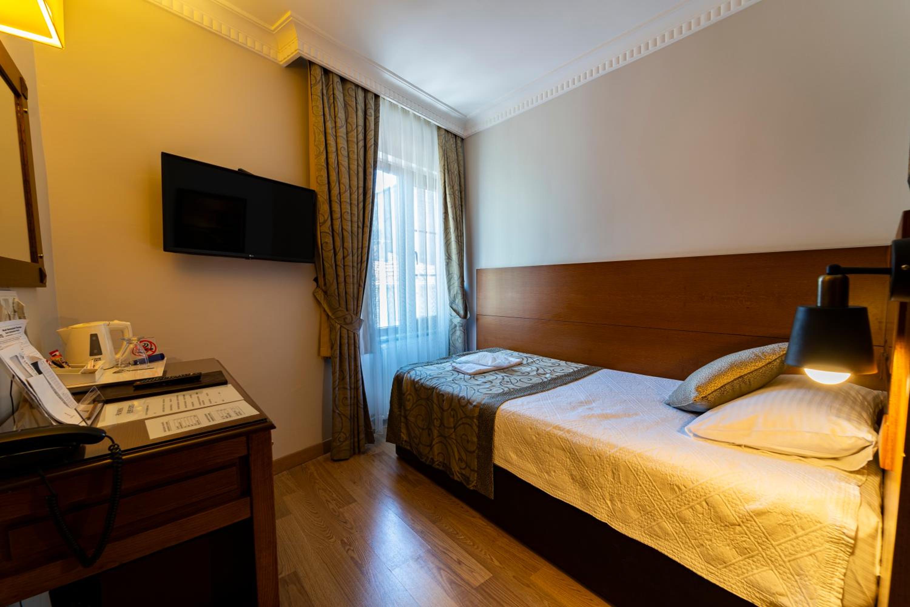 غرفة قياسية مفردة