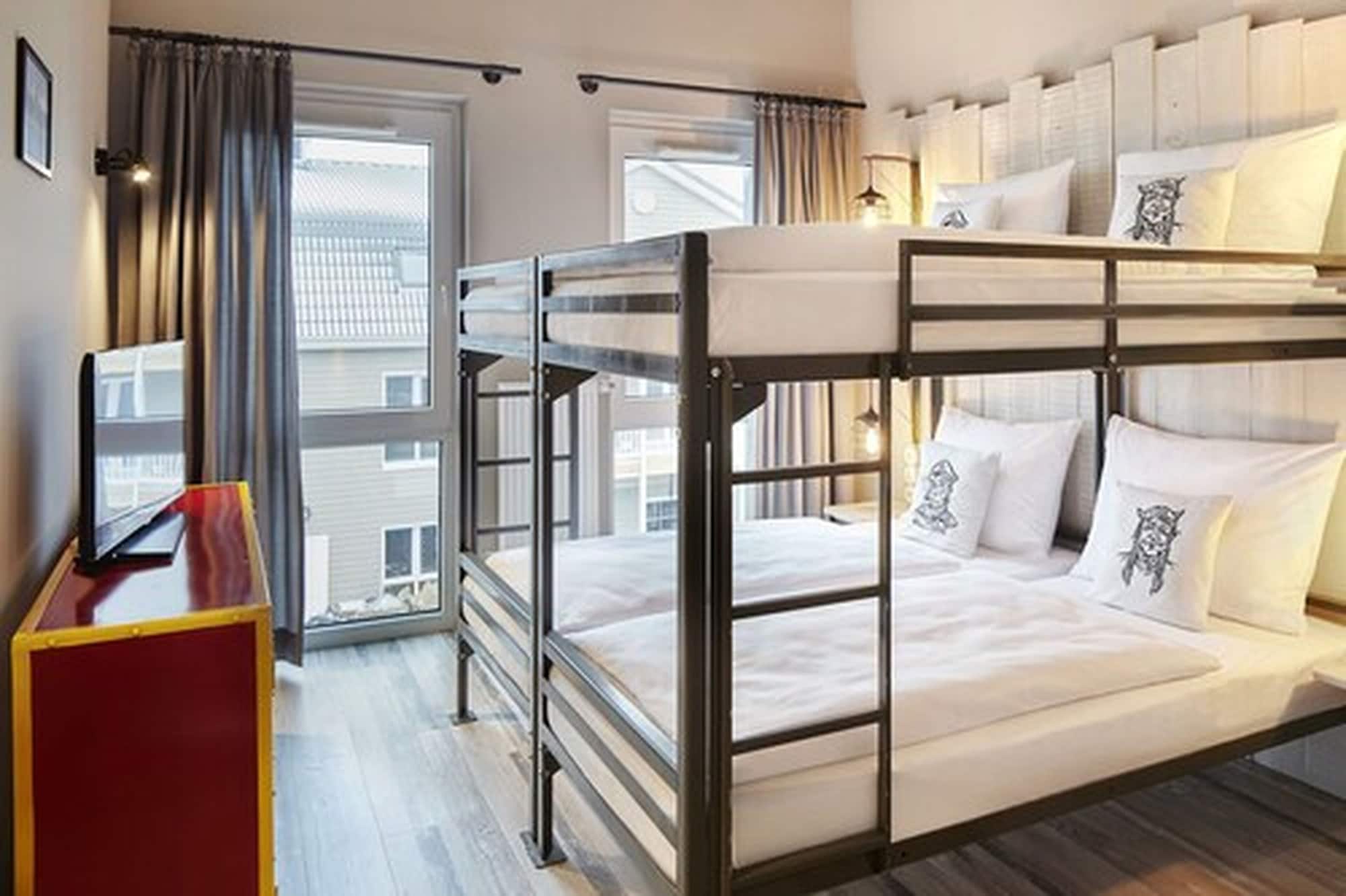 2 Bedrooms, Apartment, 1 Single and 2 Double Beds