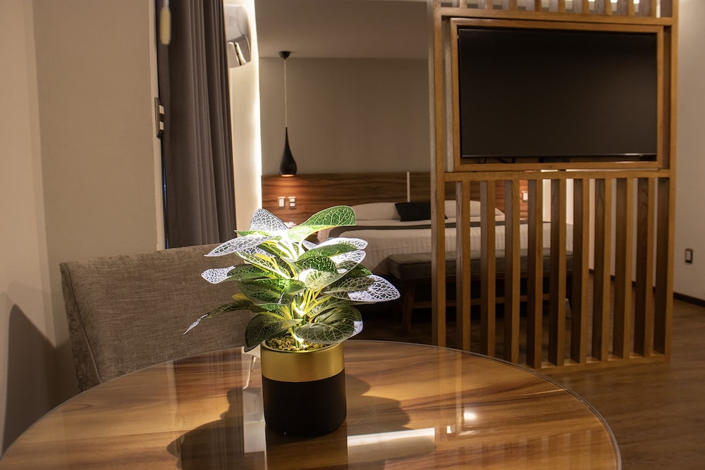 Estanza Hotel and Suites 42/58