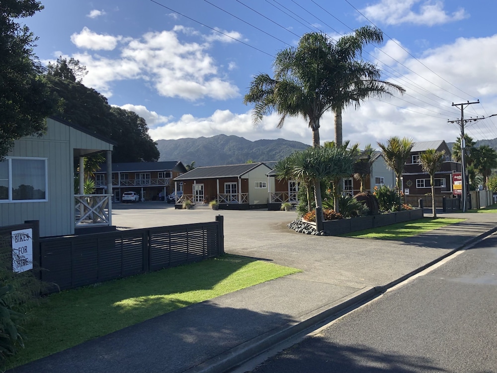 Anchor Lodge Resort 62/73