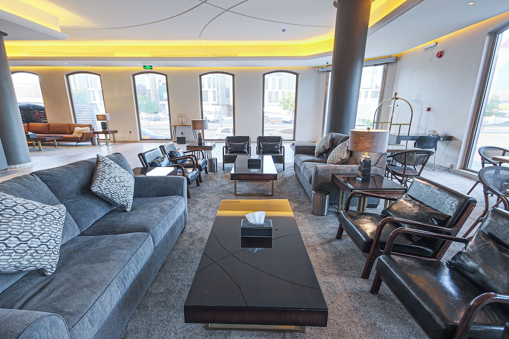 Land Walk Al Taawoun Hotel 51/62