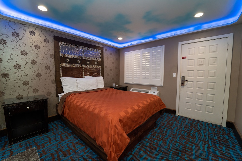 Royala Motel 6/34