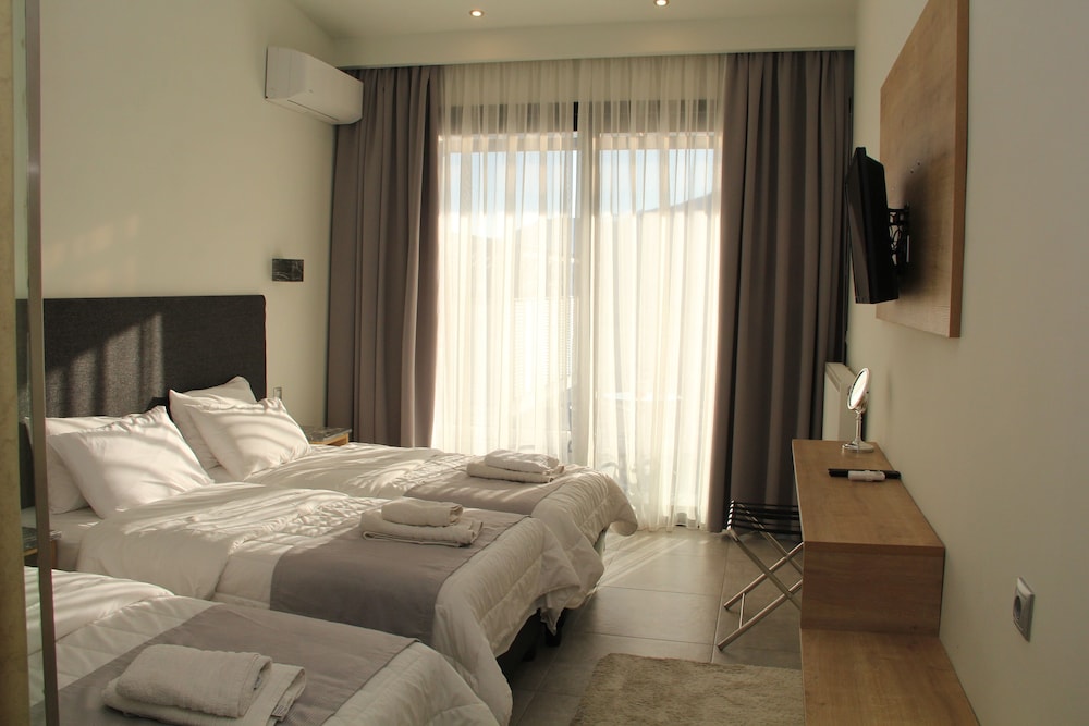 ALEXIOU HOTEL 8/42