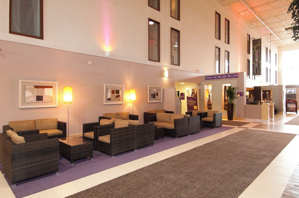 Premier Inn London Heathrow Airport T2 And T3 Bath Road 54/58