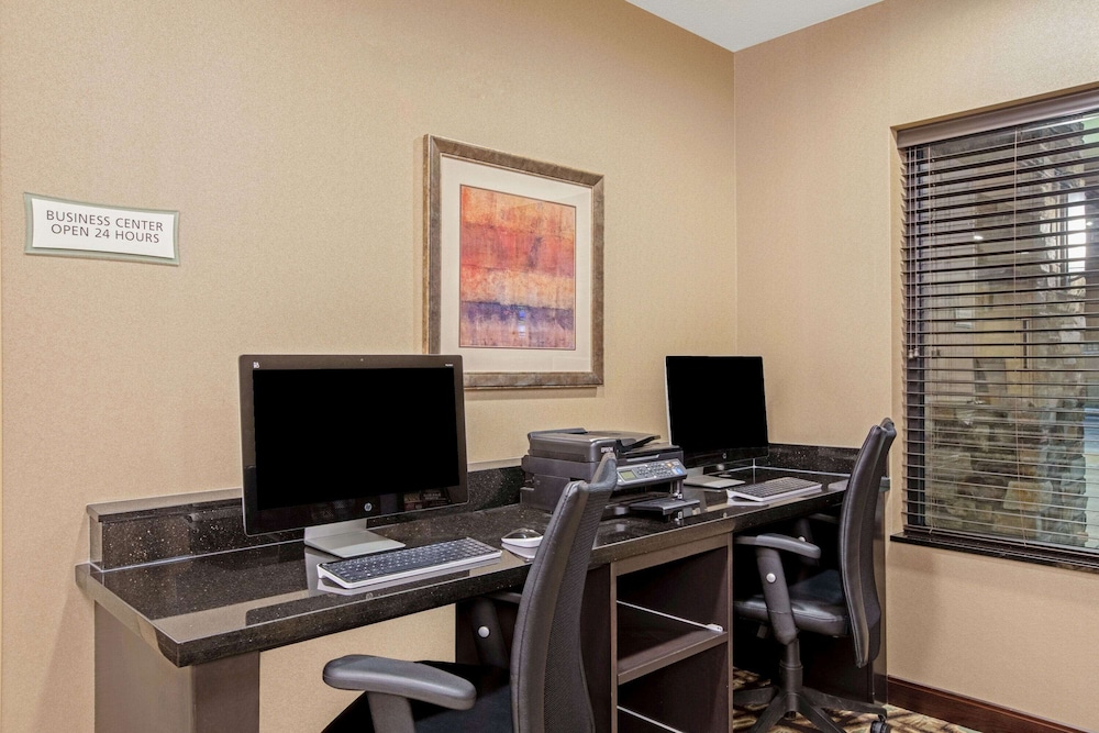 La Quinta Inn & Suites by Wyndham Gillette 38/47