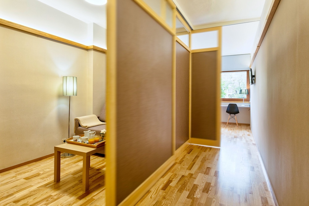 Bonanova Suite 39/58