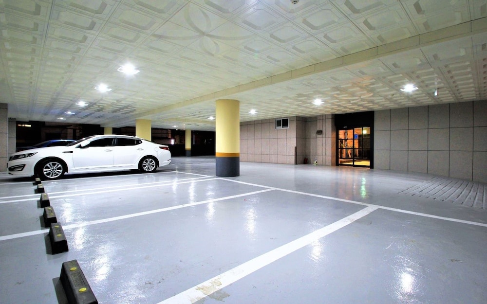 Instar Hotel Yangsan 30/55