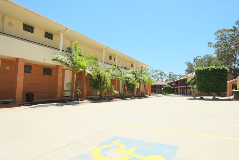 Maclin Lodge 18/36