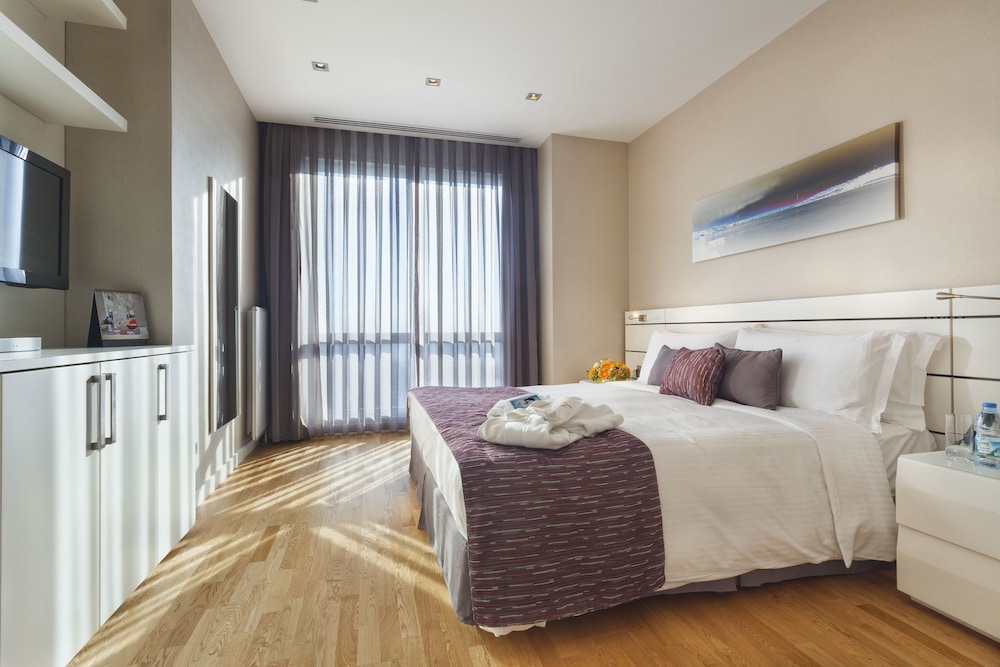 Anthill Suites 19/56