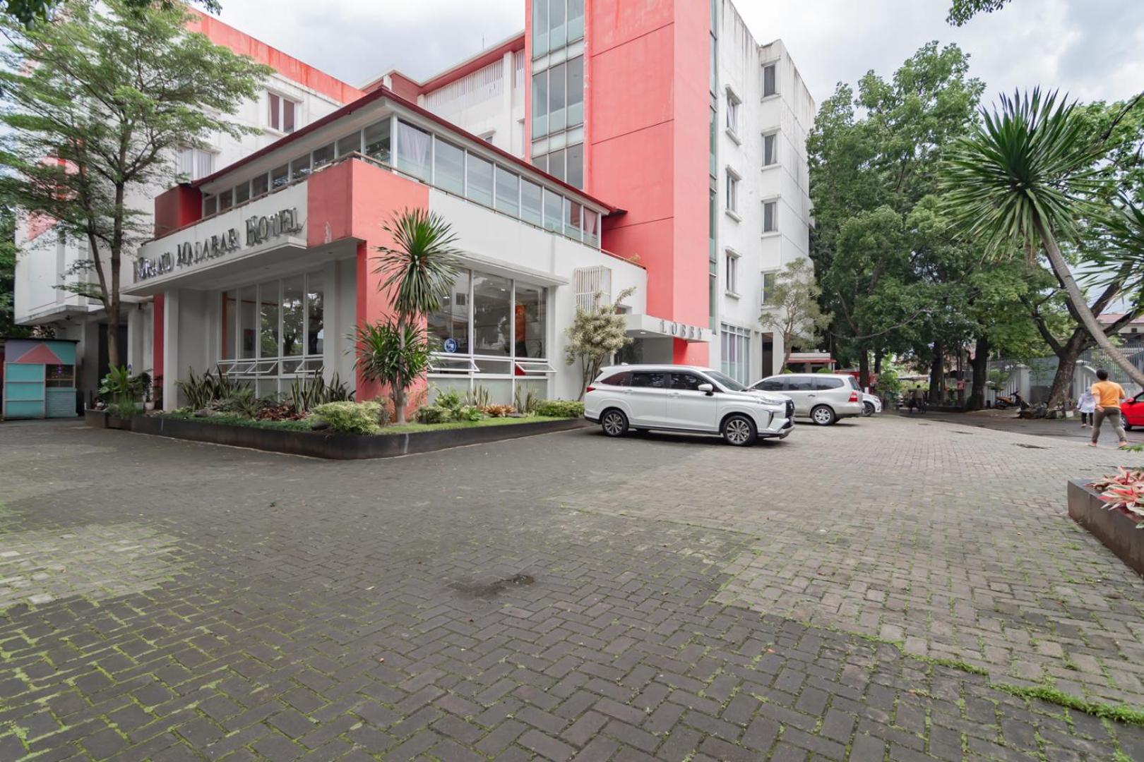 Urbanview Hotel Grand Malabar Bandung 30/32