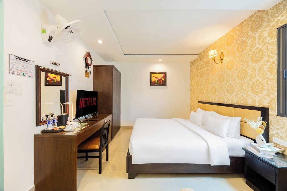 Superior, Queen Bed