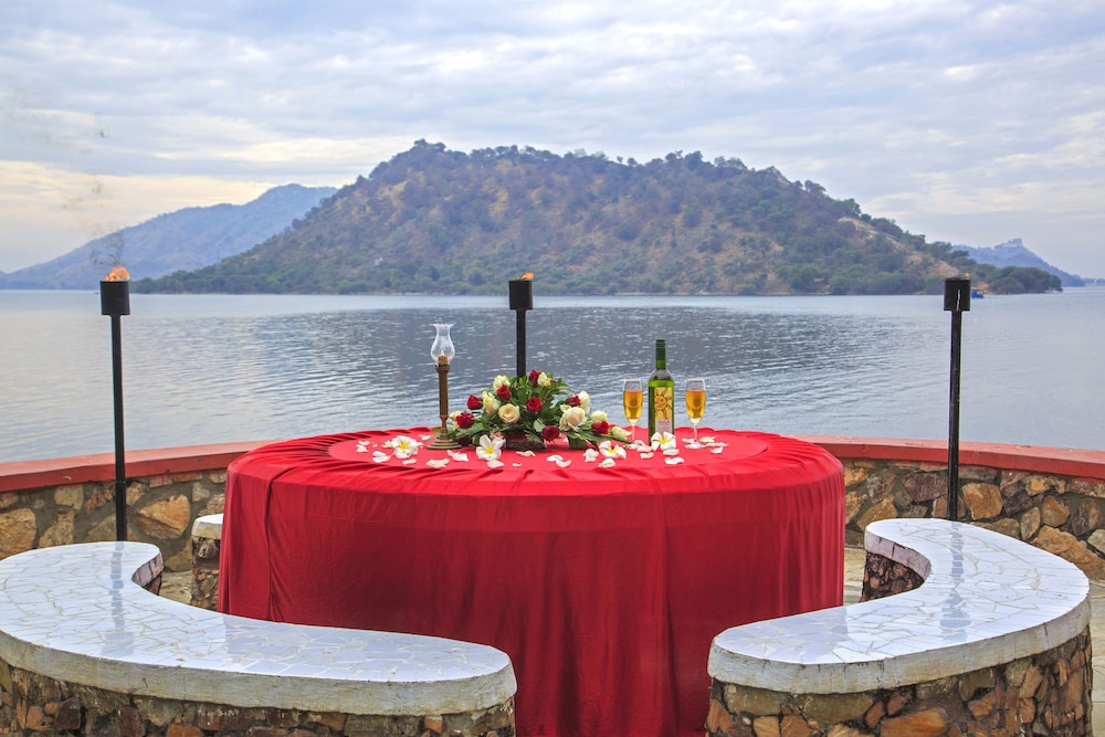 JAISAMAND ISLAND RESORT 63/67