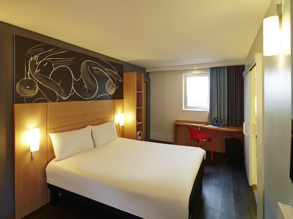 ibis Reading Centre 27/59