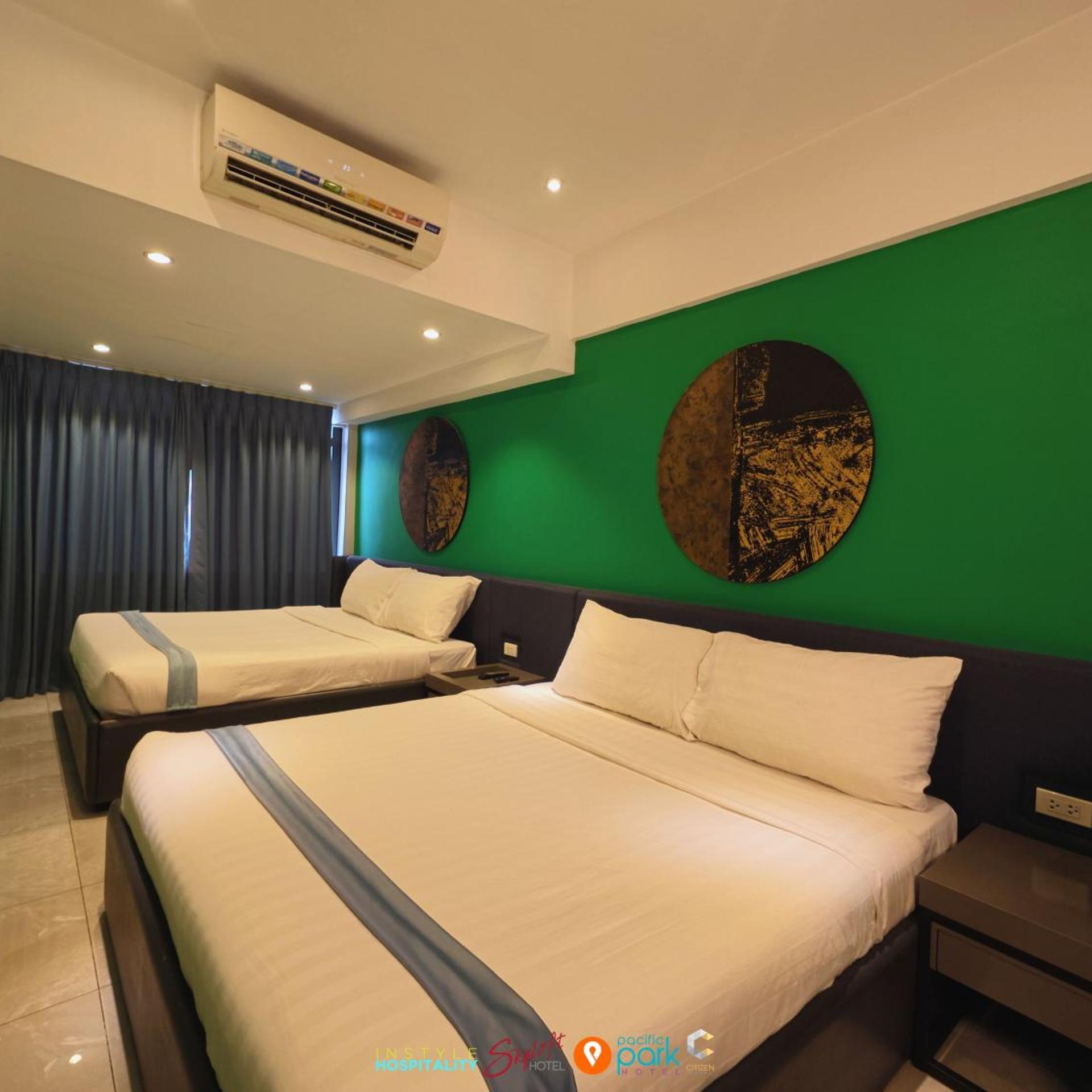 Superior, Double or Twin Bed, City View