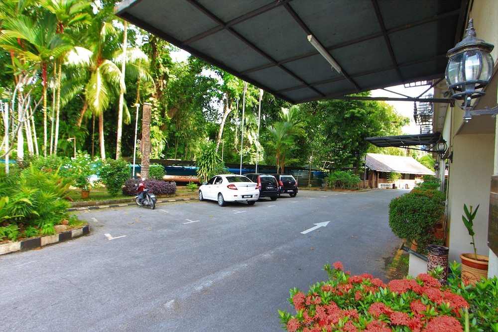 Telang Usan Hotel 40/44