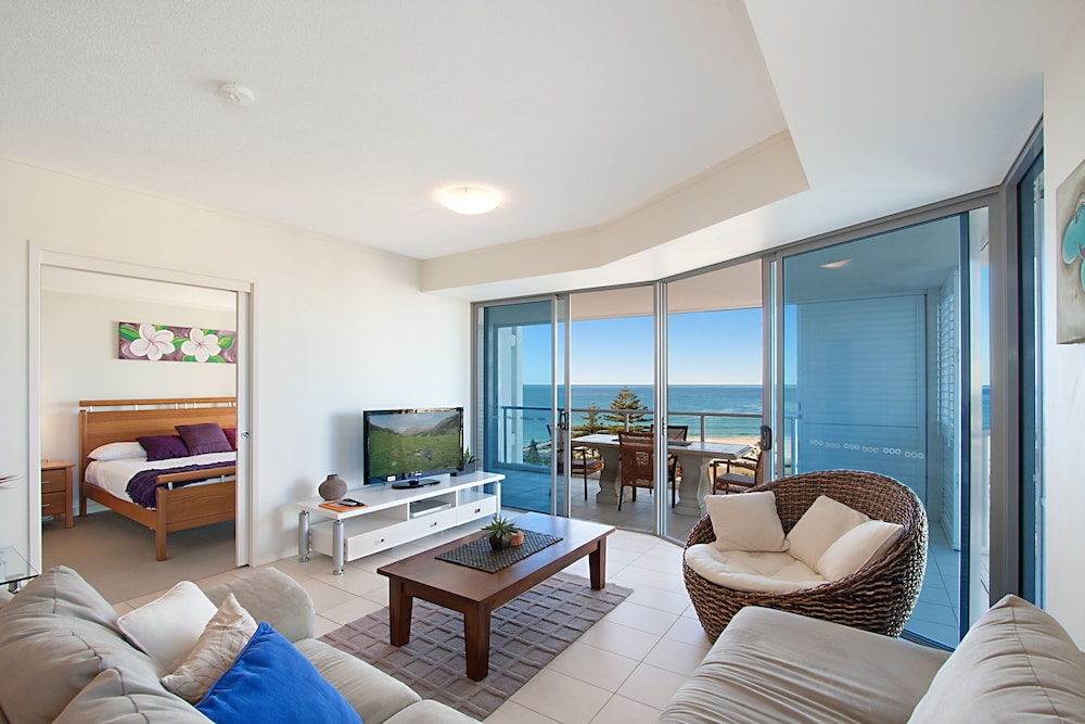 Blue C Coolangatta 56/77
