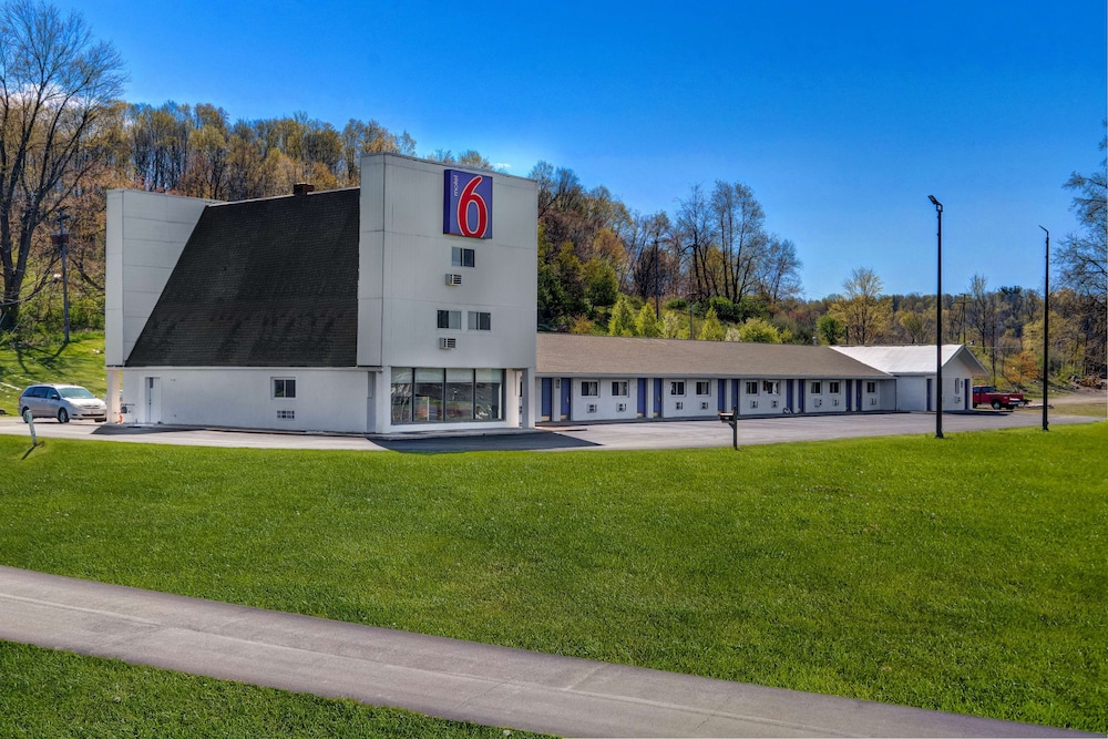 Motel6 Bellville, OH - Mid-Ohio 40/49