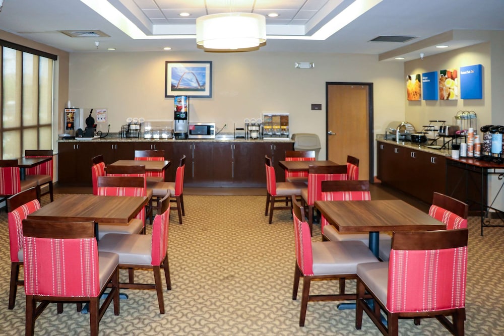 Comfort Inn and Suites Sikeston I-55 39/47
