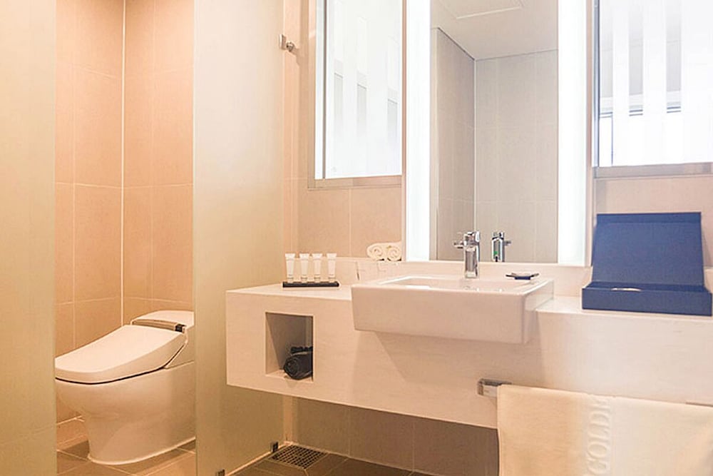 Golden Tulip Incheon Airport Hotel and Suites 63/63