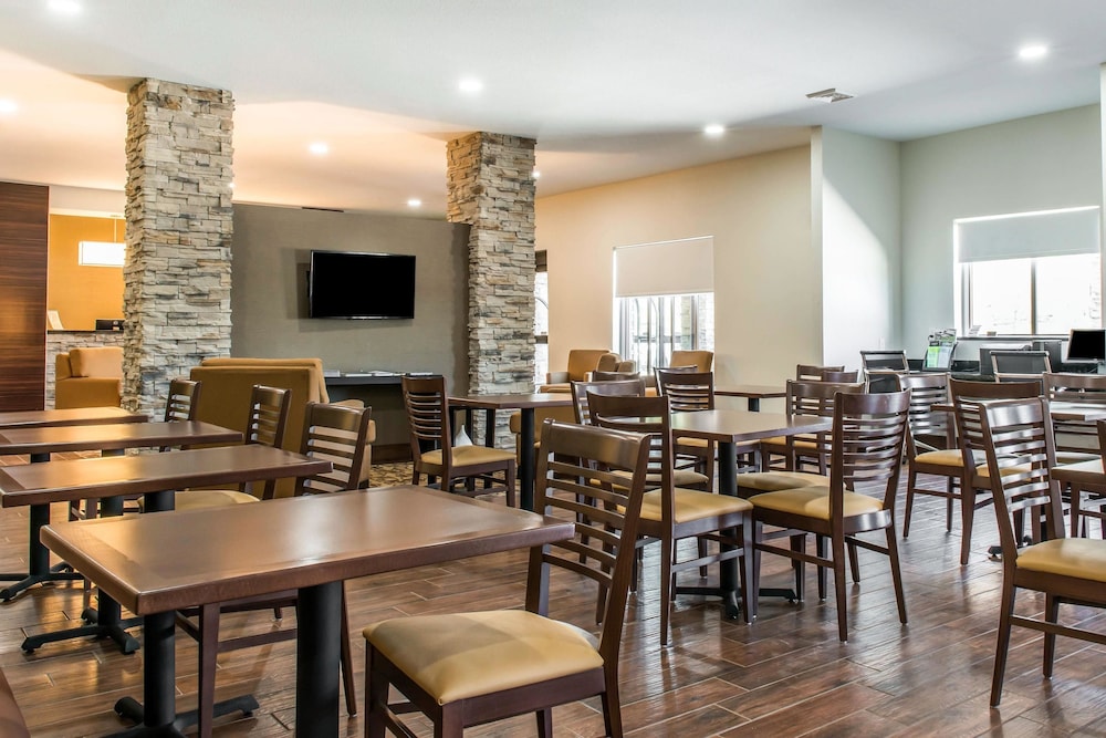 Sleep Inn Ellenboro Hwy 50 33/42